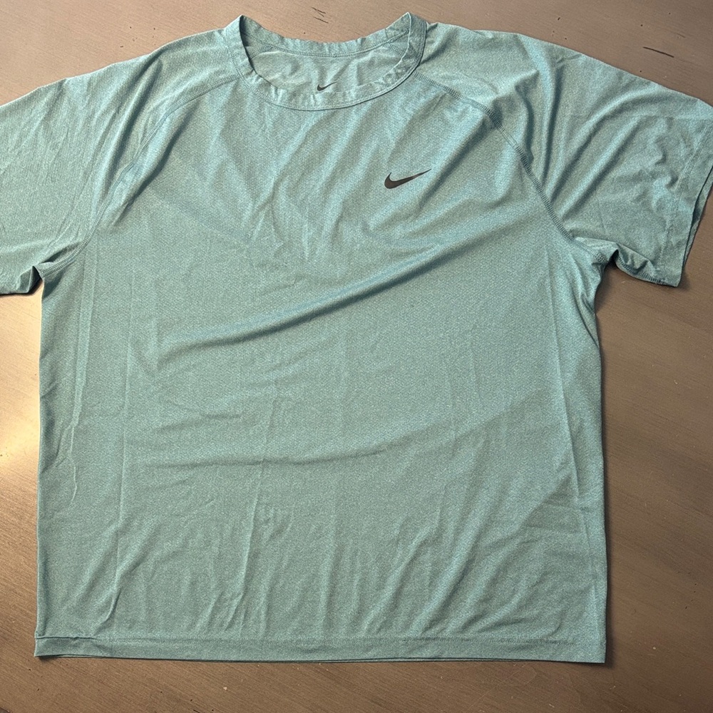 Nike Men's Mint Green Short Sleeve Tee